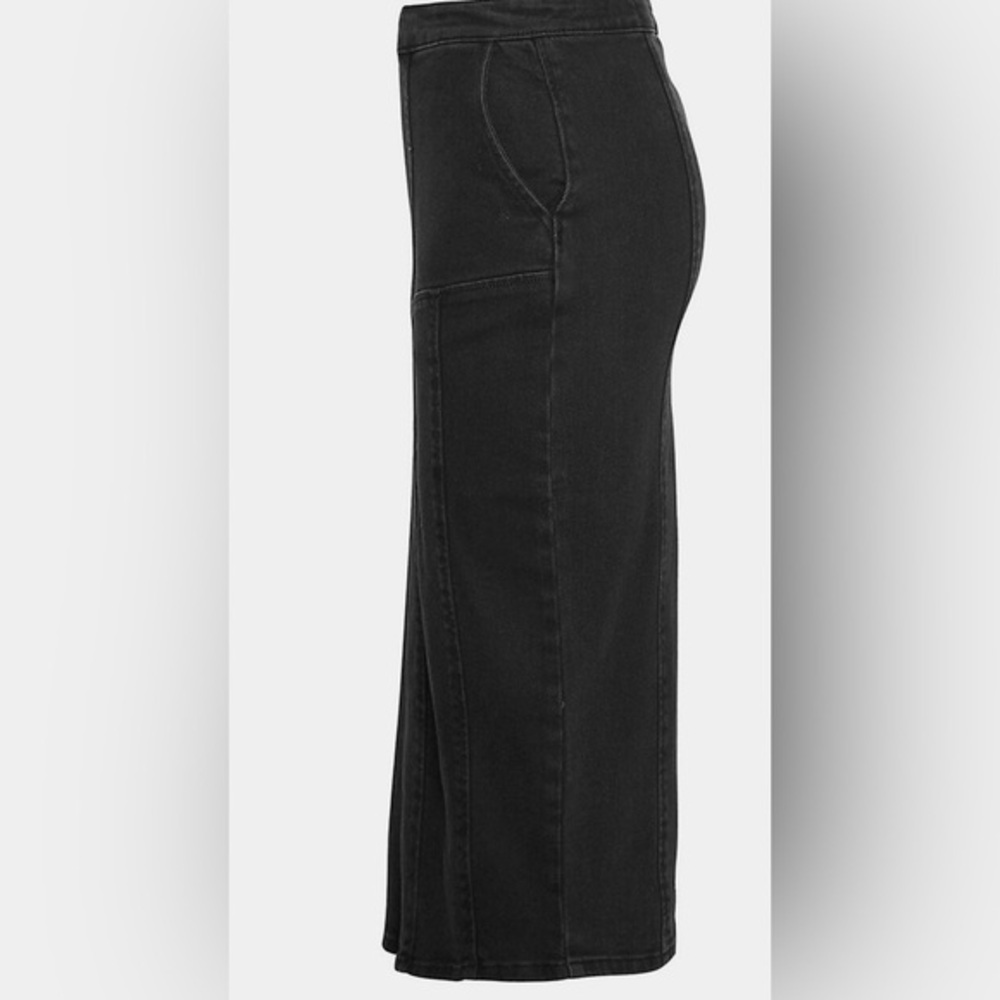 NWT Black Denim Skirt by
NWT) MSCH Size M Seamed Design, Back Zipper Classy